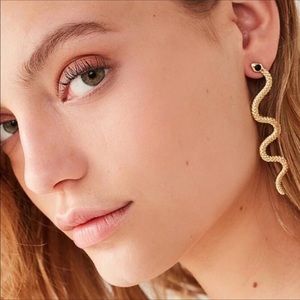 ✨New Snake Earrings in Gold